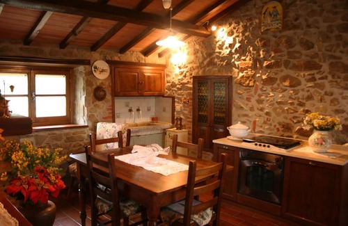 Sinalunga Villa | Old stone farmhouse with large, green, private garden and swimming pool. Perfect for 2 couples or a