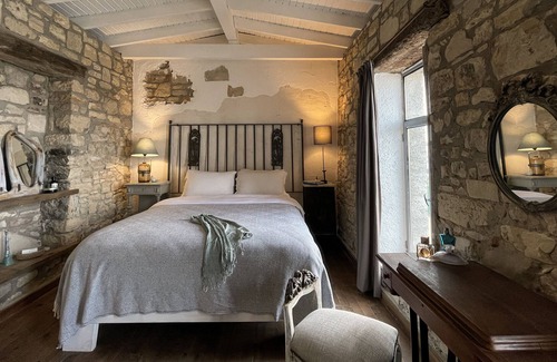 Urla House | Old Stone House with Private Garden Close to Urla City Center