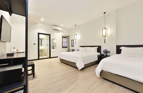 Pom Prap Hotel | Old Thai Heng Hotel