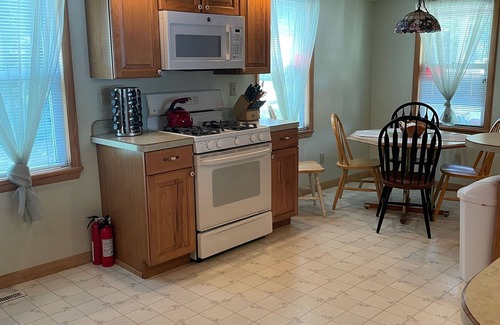 Caroga Lake House | Old Timberline Inn - Lake Front Home with PRIVATE Sandy Beach Caroga Lake, NY