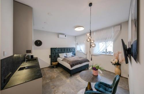 Old Town Apartment | Old Town - Bajor Studios 2 - Self Check-in and Parking