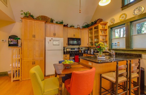 Olde Town House | Old Town Bluffton Bungalow Condo in Tidal Cove