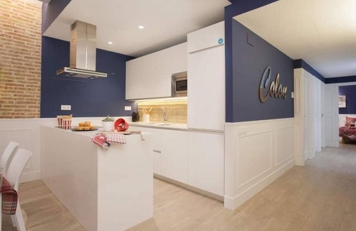 El Raval Apartment | Old Town building with rooftop terrace and pool! Unbeatable Location!
