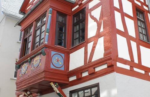 Limburg an der Lahn Apartment | Old Town Suite “Alte Färbe”, monument, 2-4 people