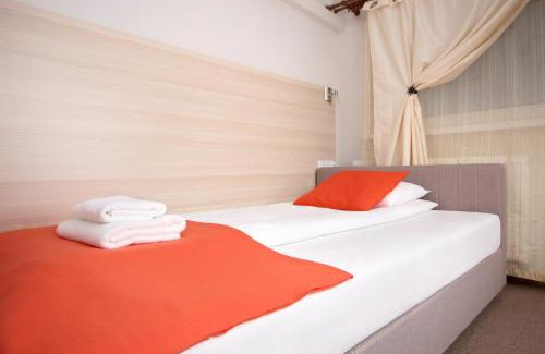 Brzezinka Hotel | Old Tree Villa & Restaurant