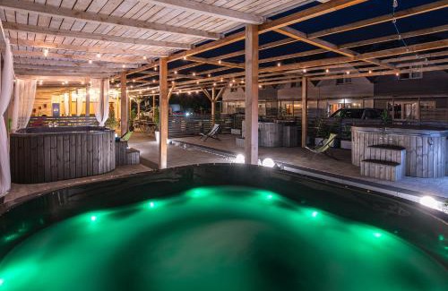 Brzezinka Resort | Old Tree Village & Restaurant