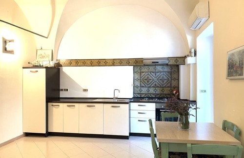 Cervo Apartment | Old Virginia house, charm with garden and sea