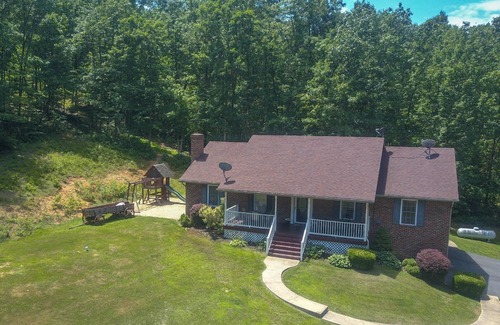 Luray House | Old Wagon Lodge In Shenandoah Woods - Starlink Satellite Wi-Fi