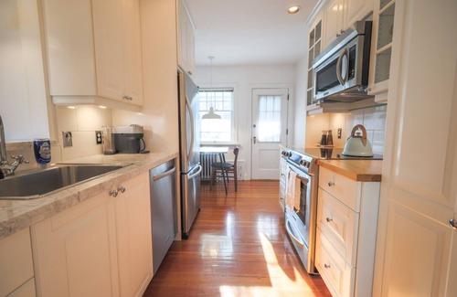 Mission District Condo | Old-World Charm Meets Contemporary Furnishings: Inner-City Calgary Condo
