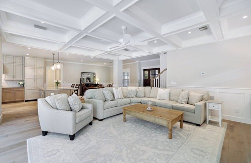 Old Naples House | Olde Naples - Beaches and Private Pool