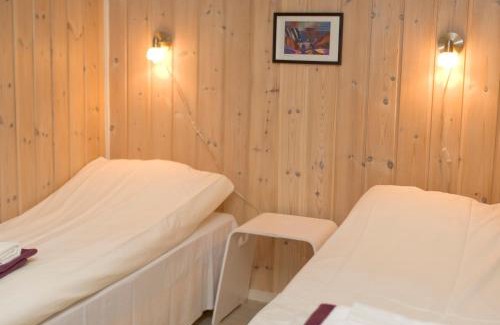 Russenes Hotel | Olderfjord Turistsenter