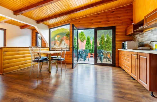 Brasov House | OldTown★Private Room&Bath★Mountain view Terrace|2persons