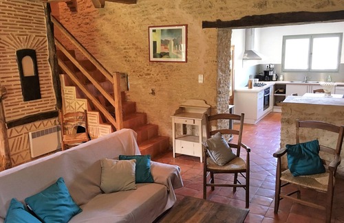 Saint-Amand-de-Coly House | Oléandre is a holiday home "de charme" for 8 people with private swimming pool.