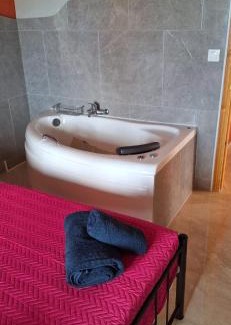 Agia Pelagia Chlomou House | Olga's Apartments