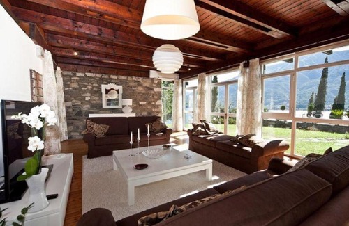 Olgiasca Villa | Olgiasca Villa Sleeps 8 Pool WiFi