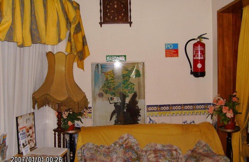 Nossa Senhora do Populo House | Olhos Pretos