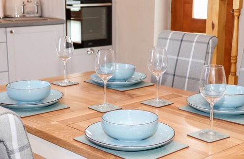 York Cottage | OLIVE COTTAGE, with a garden in York