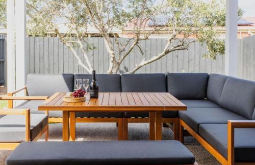 Ocean Grove House | Olive Grove - stroll to the beach!