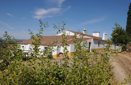 Estremoz Cottage | Olive Tree Cottage set in the Quinta de Evoramonte