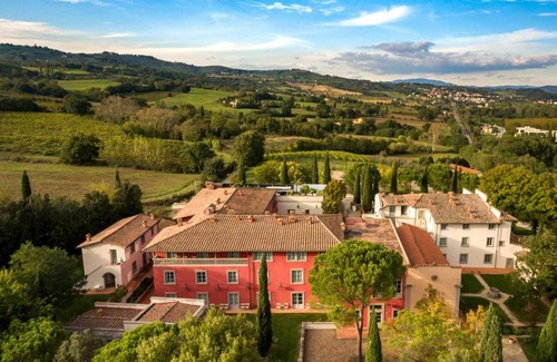 Rignano sull'Arno Villa | Olivo Deluxe Suite Apartment, elegant and modern 80 sqm suite with 2 double bedrooms, 2 private .