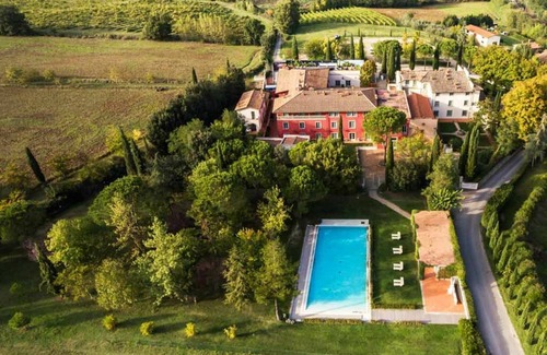 Rignano sull'Arno Villa | Olivo Deluxe Suite Apartment, elegant and modern 80 sqm suite with 2 double bedrooms, 2 private .