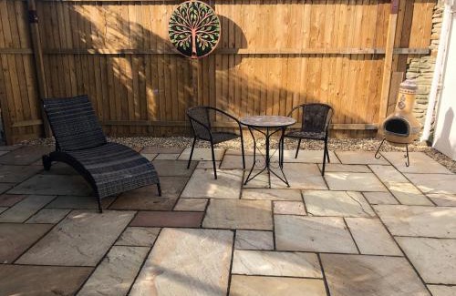 Olveston Villa | Olli's Cottage-Terrace & Jacuzzi