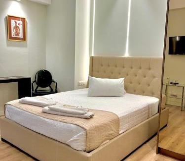 Mets Apartment | OlympianZeusApartment 2 4
