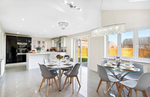 Hinckley House | Olympic House - Spacious house for a weekend with friends