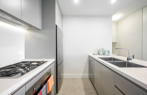 Sydney Olympic Park Apartment | Olympic Park with View/Parking near Train