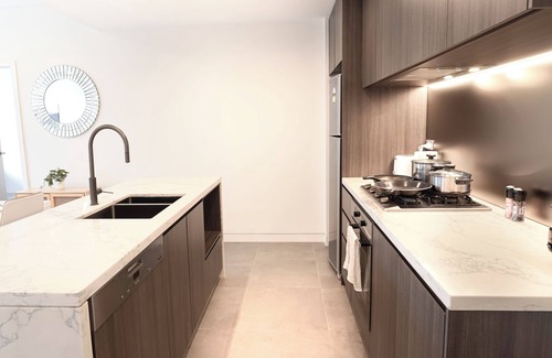 Lidcombe Apartment | Olympic Park Stylish 2BR | Walk to stadium | Pool & Gym