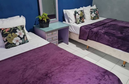 Beji House | Omah Beji dekat BNS