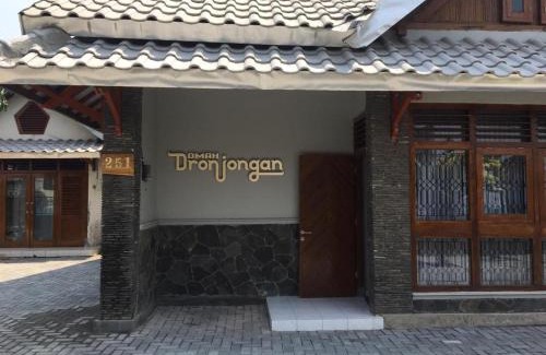 Tegalrejo House | Omah Dronjongan Homestay Yogyakarta