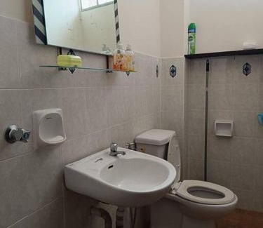 Bandar Sri Sendayan House | Omar Little Palace - 6 Bedroom Homestay Seremban