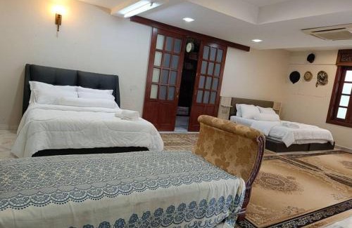 Bandar Sri Sendayan House | Omar Little Palace - 6 Bedroom Homestay Seremban