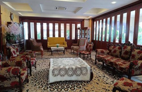 Bandar Sri Sendayan House | Omar Little Palace - 6 Bedroom Homestay Seremban