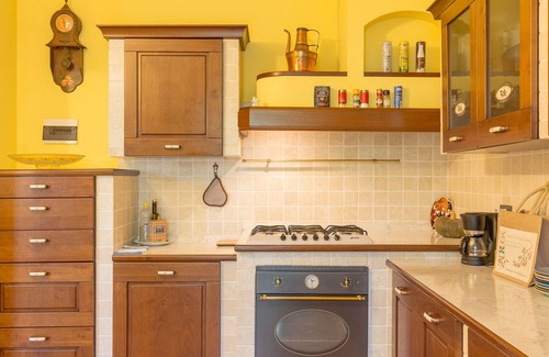 Toscolano Maderno Apartment | Omas Haus suitable for families
