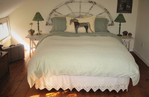 Clinton Corners Bed & Breakfast | Omega Special Sun thru Thurs 5 day minimum 3 miles away