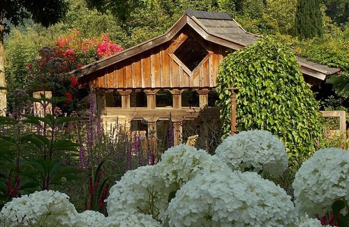 Lindlar Apartment | Ommertalhof, garden paradise. A hidden gem