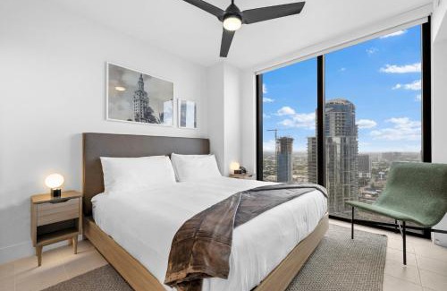 Downtown Miami Apartment | On 46th Floor! Amazing Views and Free Parking