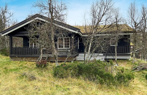 Venabygd House | On a hill welcomes you this cottage with space for the large family.