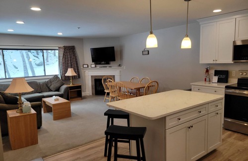 Sunday River Area Condo | On Mountain two bedroom unit sleeping 7