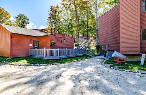 Sunday River Area Condo | On Mountain two bedroom unit sleeping 7