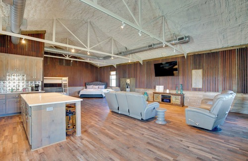 Kemp Apartment | On Spacious Ranch: Quiet Kaufman Studio Cabin!