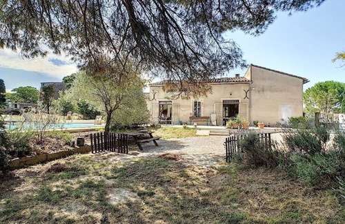 Villesequelande Apartment | On the banks of the Canal du Midi and 12 kms from Carcassonne