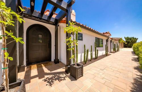 La Playa House | On The Beach Clubhouse