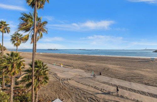 Alamitos Beach House | On the Boardwalk