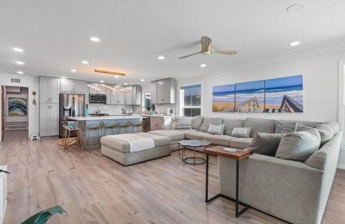 Alamitos Beach House | On the Boardwalk