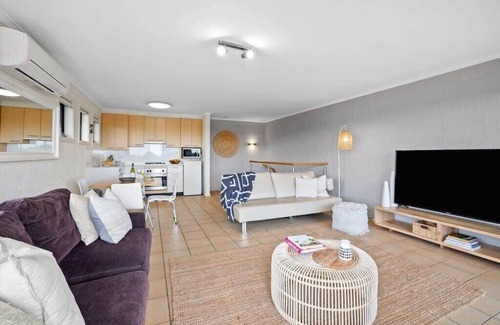 Torquay Apartment | On The Esplanade - Oceanfront Apartment