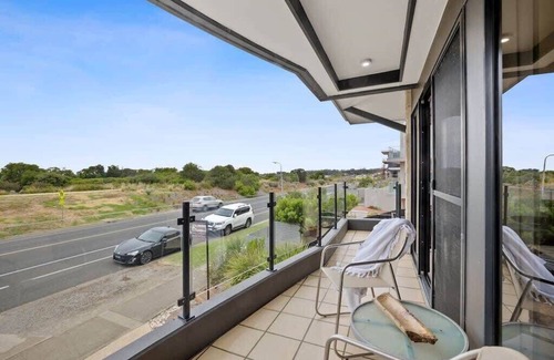 Torquay Apartment | On The Esplanade - Oceanfront Apartment