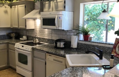 Sun Lakes House | On the golf course-Watch the spectacular sun sets over the lake of the course